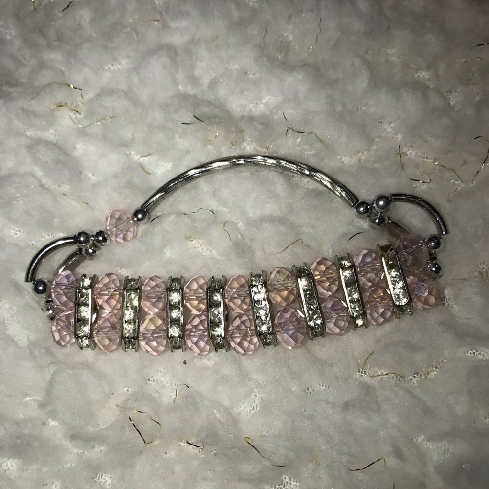 Adjustable beaded bracelet